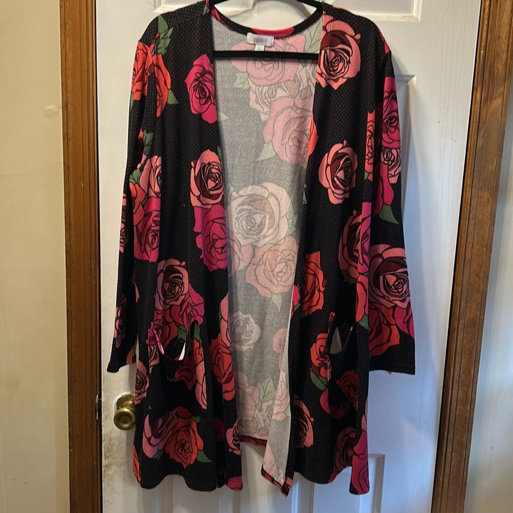 LuLaRoe Caroline cardigan
Size XL
Excellent condition